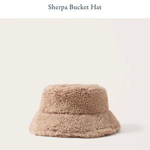 Abercrombie & Fitch Sherpa Bucket Hat